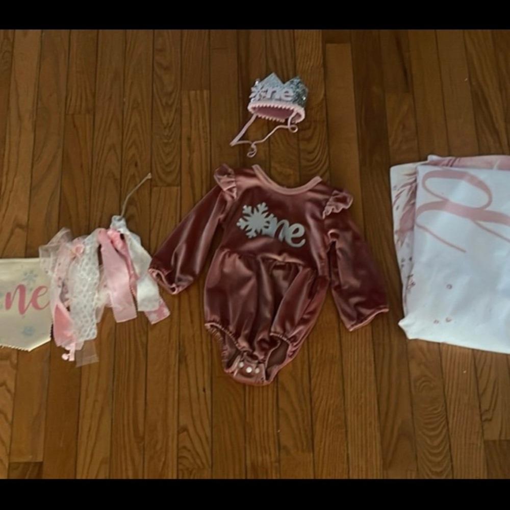 Winter ONEderland 1st First Birthday Party Decorations Dress